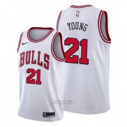 Maglia Chicago Bulls Thaddeus Young #21 Association Bianco